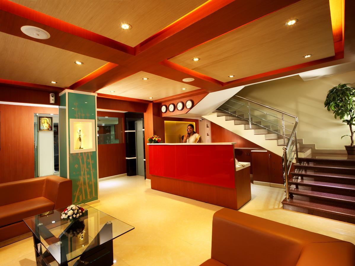 Hotel Green Dreams Kochi Bagian luar foto