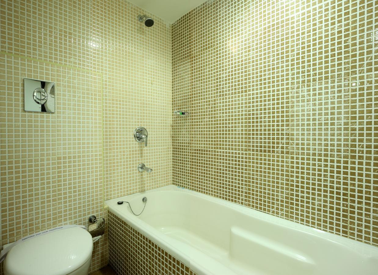 Hotel Green Dreams Kochi Bagian luar foto