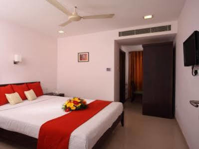 Hotel Green Dreams Kochi Bagian luar foto